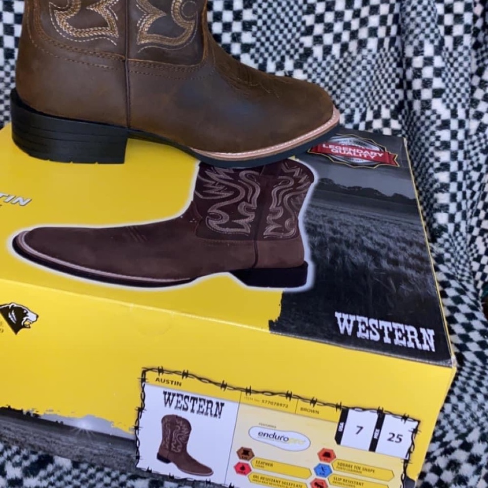 Mens western boots size 7
